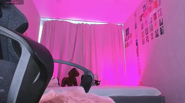 Eva_Harper live cam on StripChat