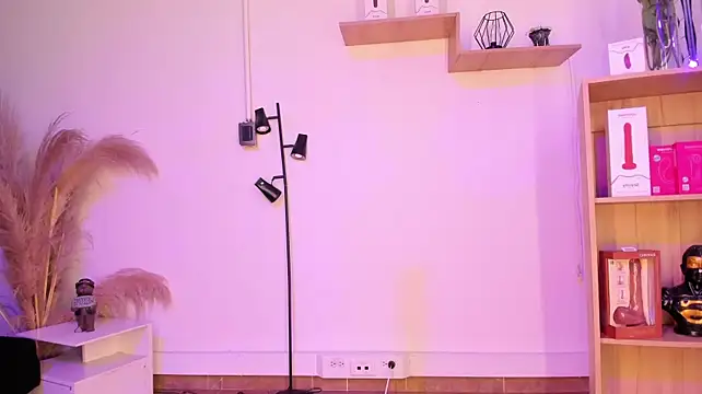 Tylla__