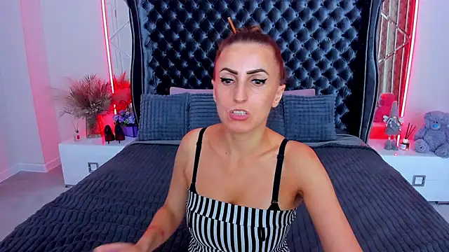 Rebecca_Diamond live cam on StripChat