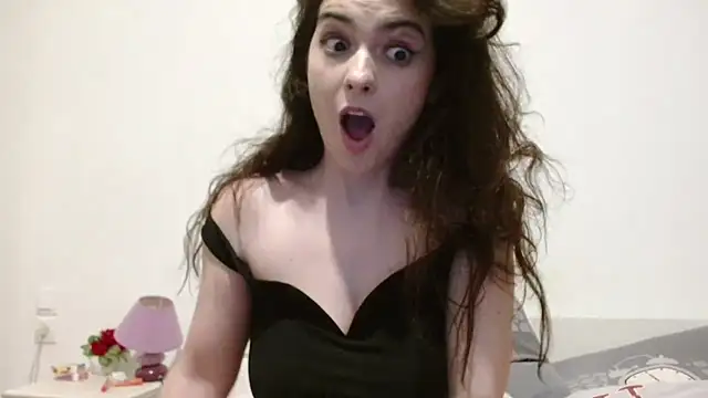desirmiss1 (F young) - je branle le gode seins nue