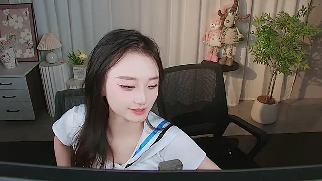 zaizai-66 live cam on StripChat