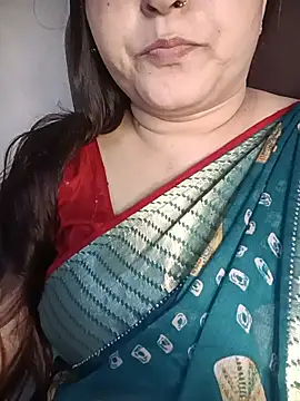naughtymadam live cam on StripChat