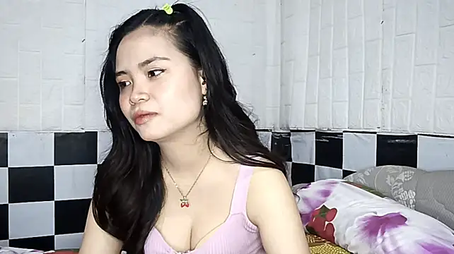 ValrieHofmann live cam on StripChat