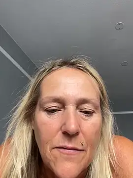 Blondnboujee53