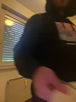 Mohdollmen live cam on StripChat