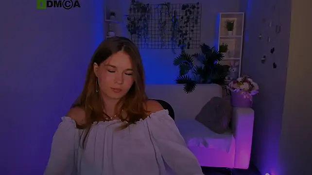 angie_foxy1