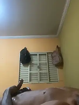 Neguimhhh live cam on StripChat