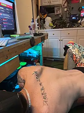 Twist_N_Tease webcam