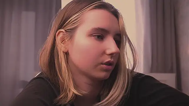 MeghanElson webcam
