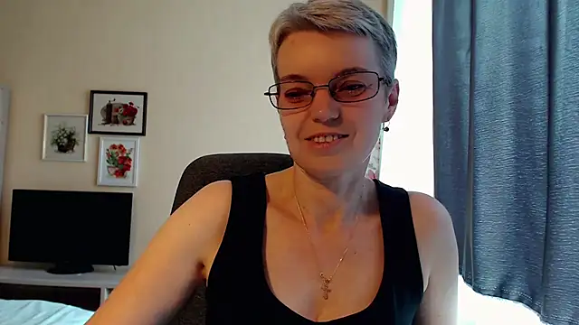 CutieErikaa webcam