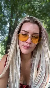 KikiWatson webcam