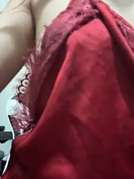 LylyPink68 webcam