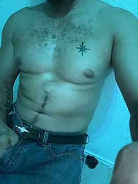2addictivelyhorny webcam
