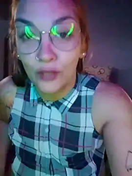 kuramaqueen webcam