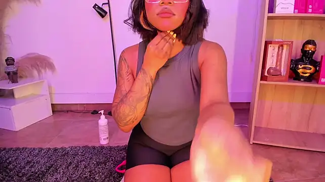 Tylla__ webcam