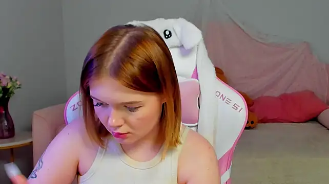 ElinaVale webcam
