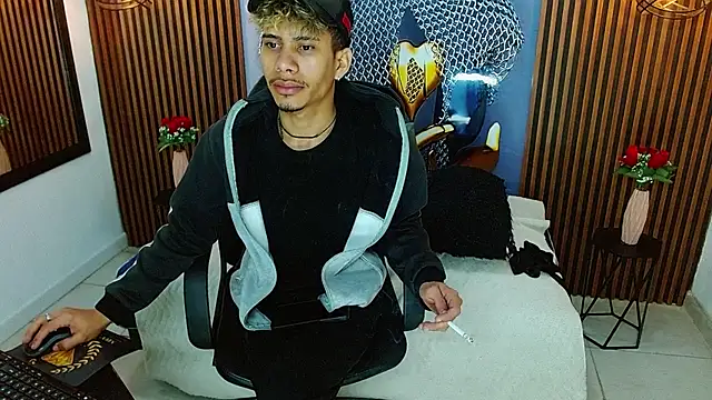 Skinny_cute_Alyer webcam