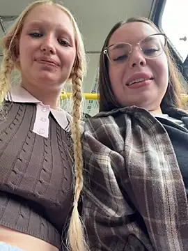 Elfi_InPublic webcam