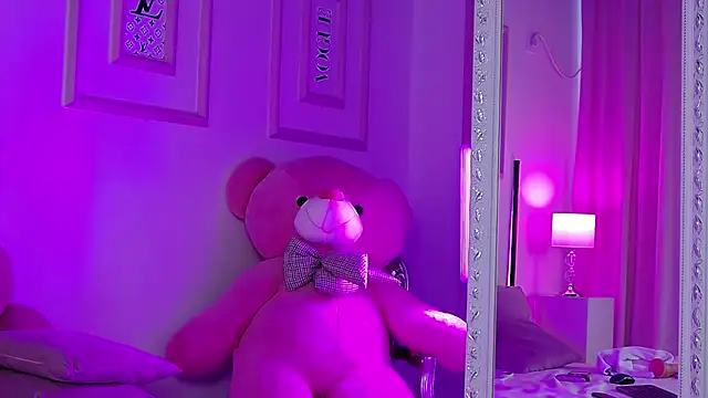 Bonnye_Bee webcam