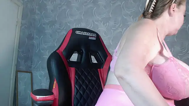Stunningboobs webcam