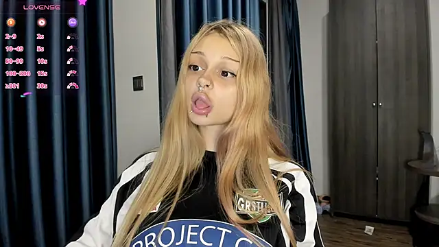 MelonyEmo webcam