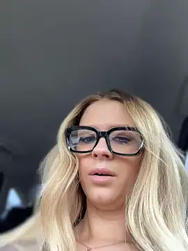 Love_Bri webcam