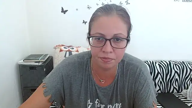 LadyHellene webcam
