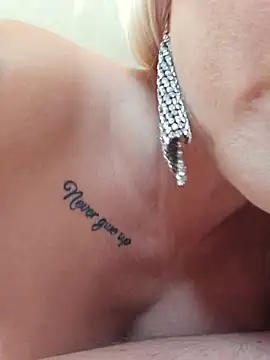MILFBARBY webcam