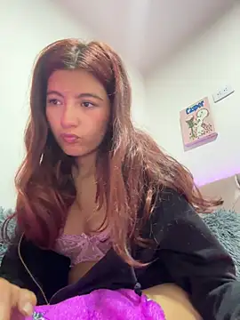 EveGreyson_Pink webcam