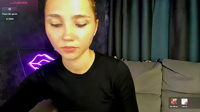 Princess__Lily live cam on StripChat