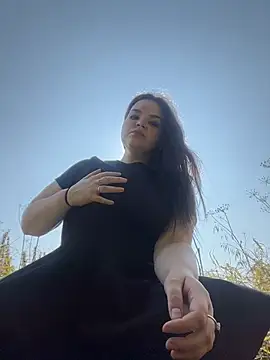 SnowWhiteSin webcam