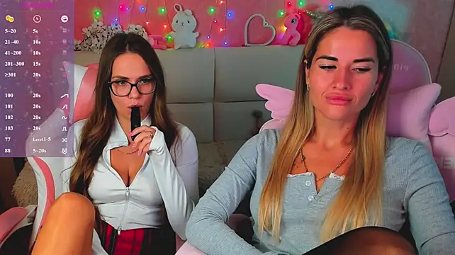 hotty_girls_here webcam