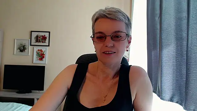 CutieErikaa webcam