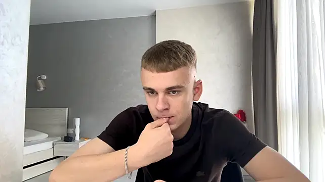 SoloFury live sex cam