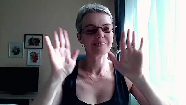CutieErikaa webcam