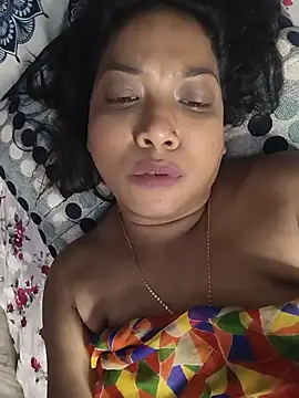 hornyzinia123 webcam