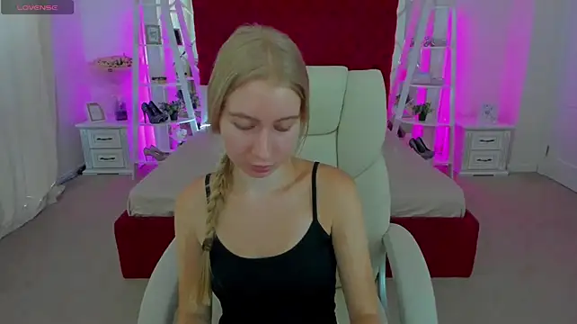 Alina_Blonde webcam