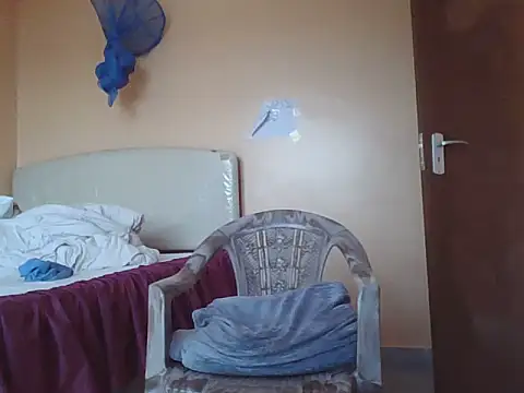 pinky-lips webcam