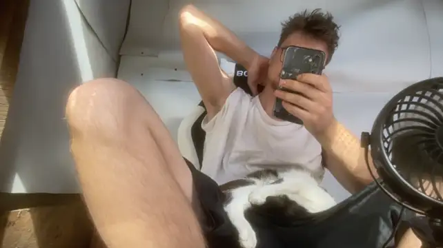 HotGentleman_3003 webcam