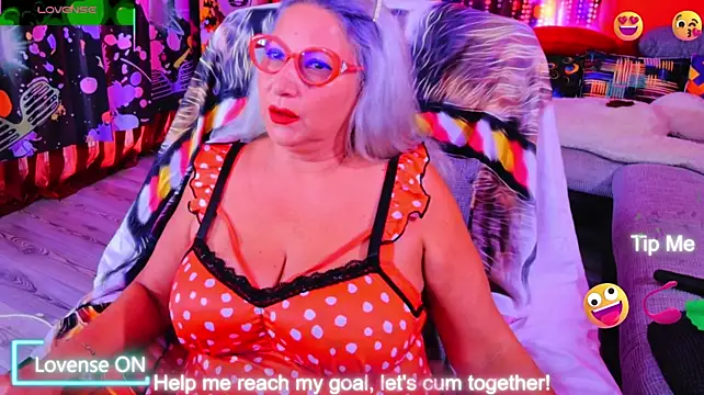 YOUR_MATURE_FANTASY webcam