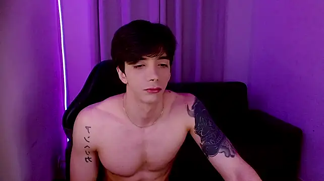 H3ll_B0I live cam on StripChat