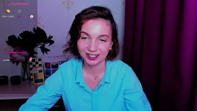 KindHazelHere_ webcam