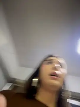 saracaball_ webcam
