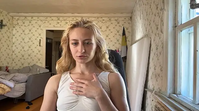 LisaBam webcam