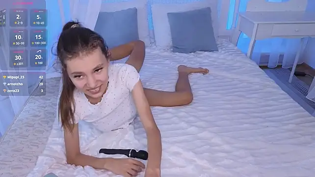 Little__Lunaa webcam