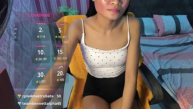 Mica_Jones webcam