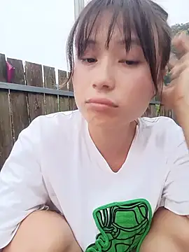 Linda-yiyi webcam