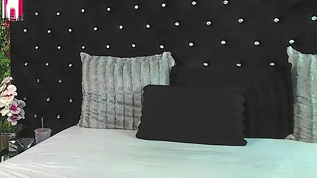 InannaStar webcam