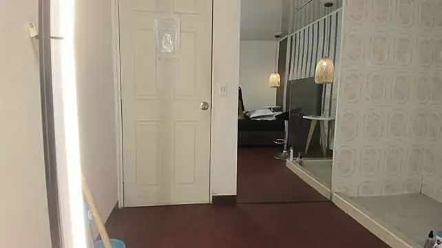 Hannah_Cross webcam
