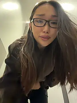 trytomakememoam webcam